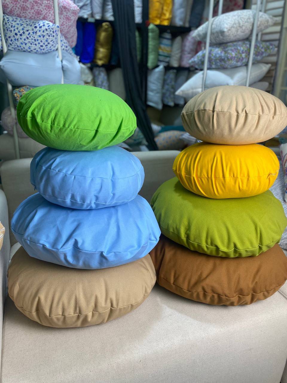 Round shape yoga / meditation cushion