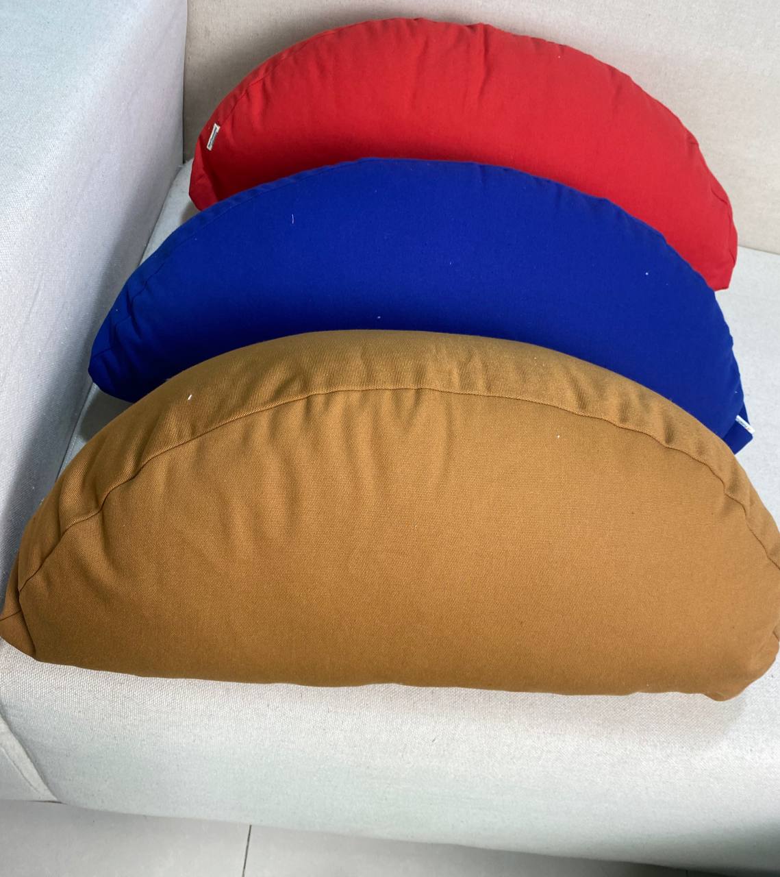 Half moon yoga / meditation cushion
