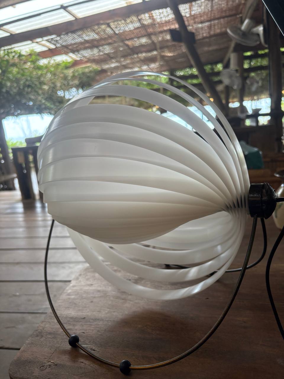 Shell flexible lamp